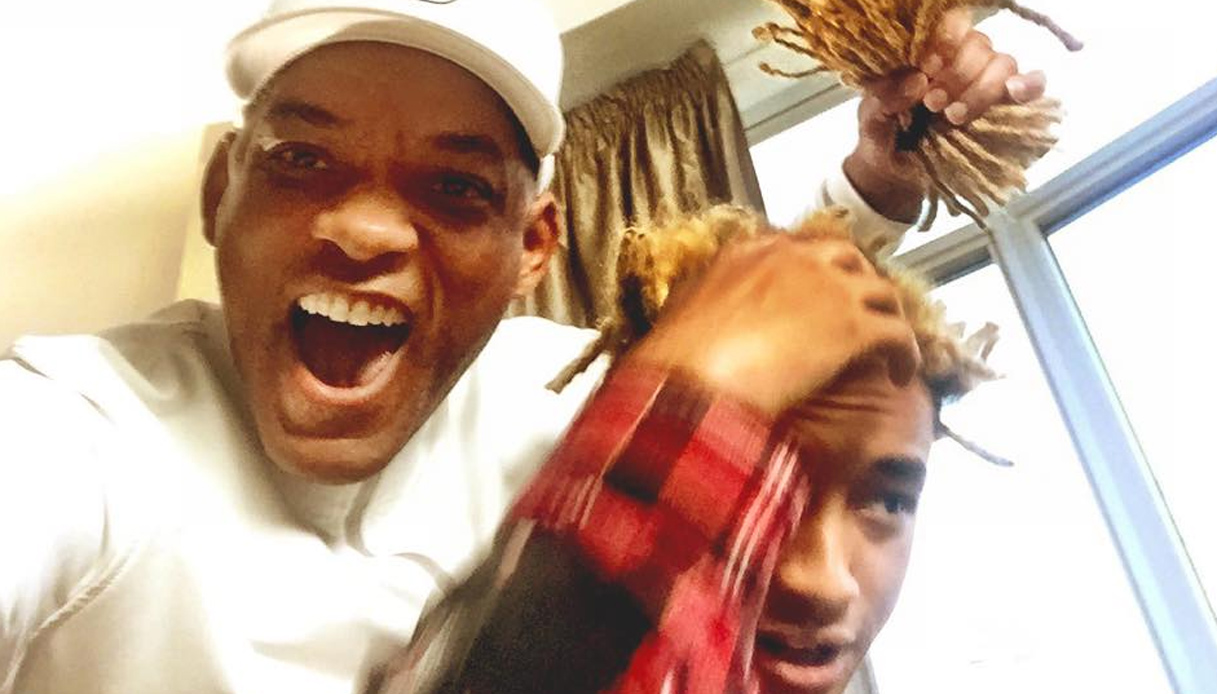 Will Smith dà un taglio ai dreads del figlio. Ecco perché
