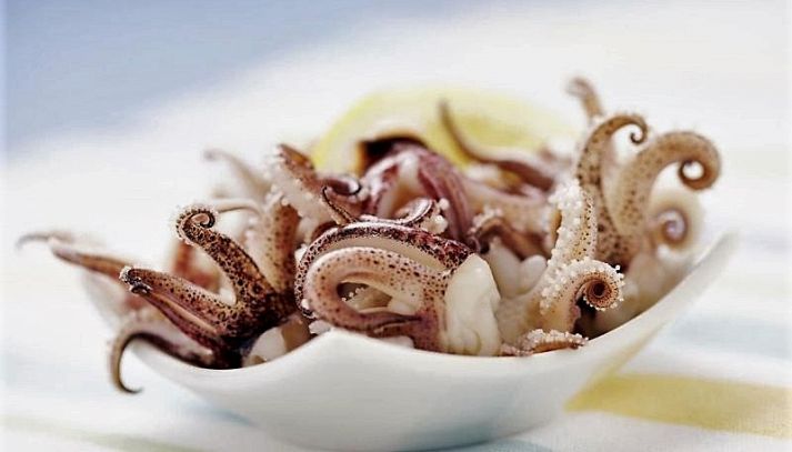 Calamari affogati al vino bianco
