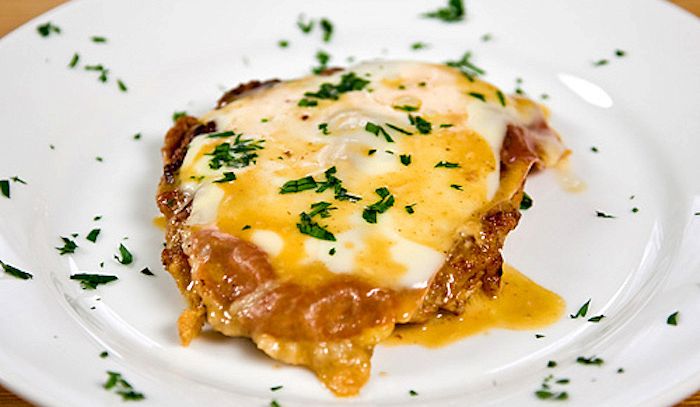 Cotolette alla bolognese