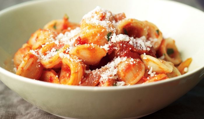 Orecchiette al pomodoro e cacioricotta