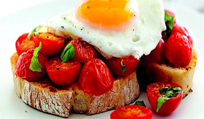 Crostini di uova