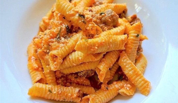 Garganelli con ceci e vongole
