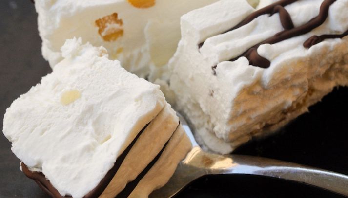 Mattonella di cioccolato ai pinoli