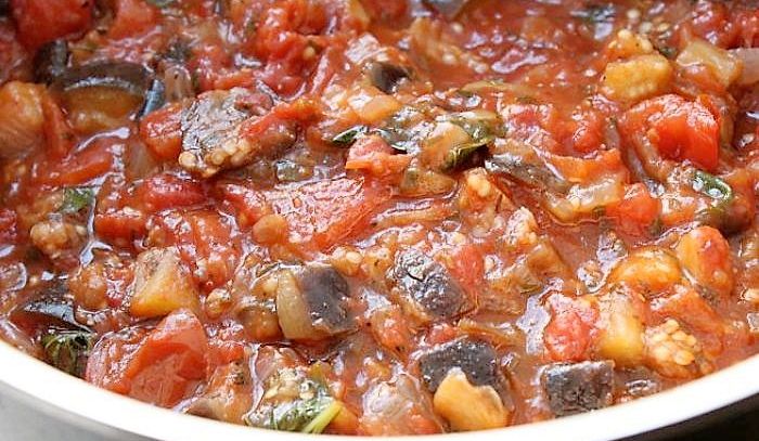 Ragù di melanzane al pomodoro