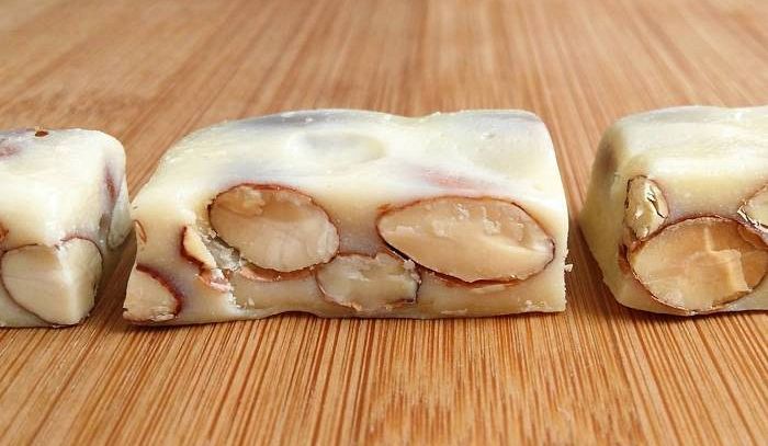 Torrone alle mandorle