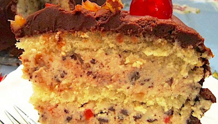Torta al cioccolato e frutta candita