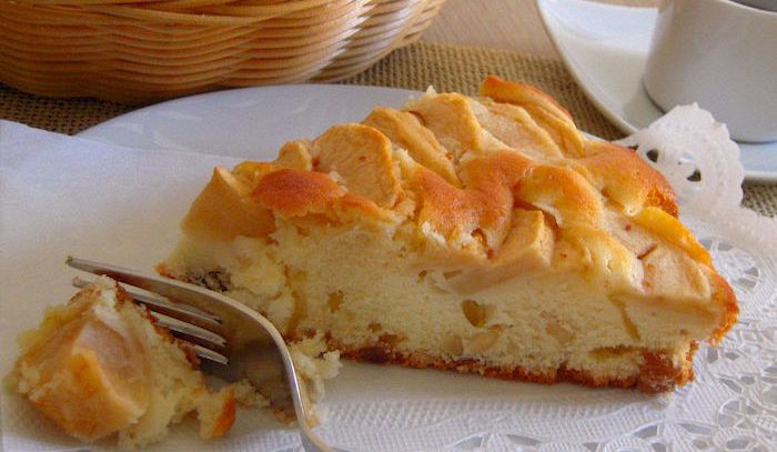 Torta di mele e uva