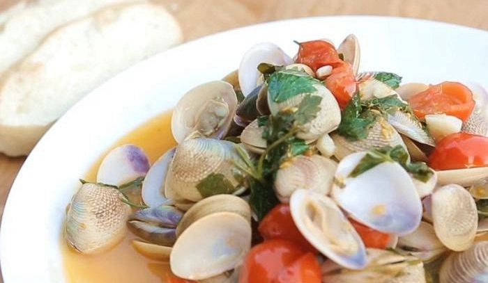Vongole alla Napoletana