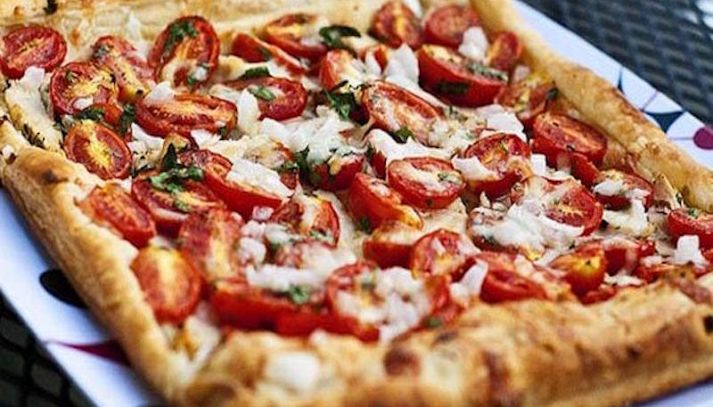 Crostata al formaggio e pomodoro