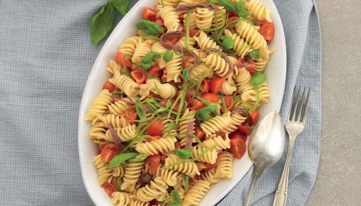 Insalata di fusilli e ortaggi