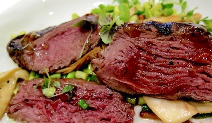 Canguro alla griglia con funghi