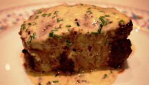 Filetto di manzo alle olive in salsa di formaggio