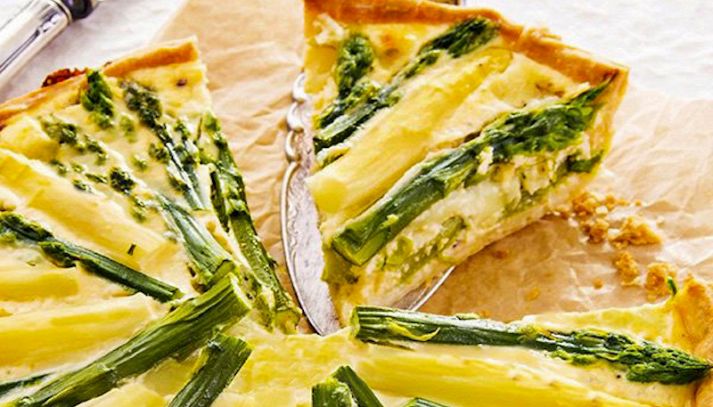 Crostata di asparagi e salame
