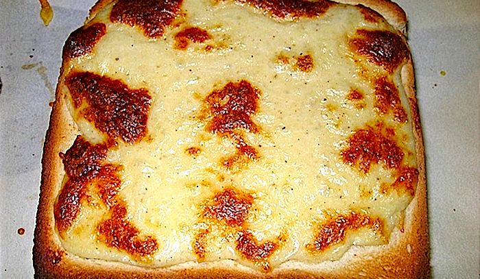 Crostoni di pane al formaggio