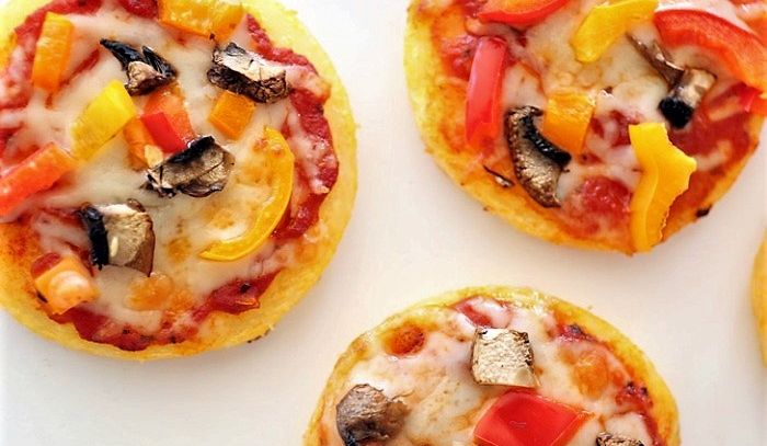 Crostoni di polenta alla capra