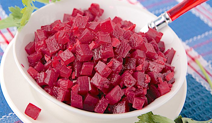 Barbabietole con aglio e noci
