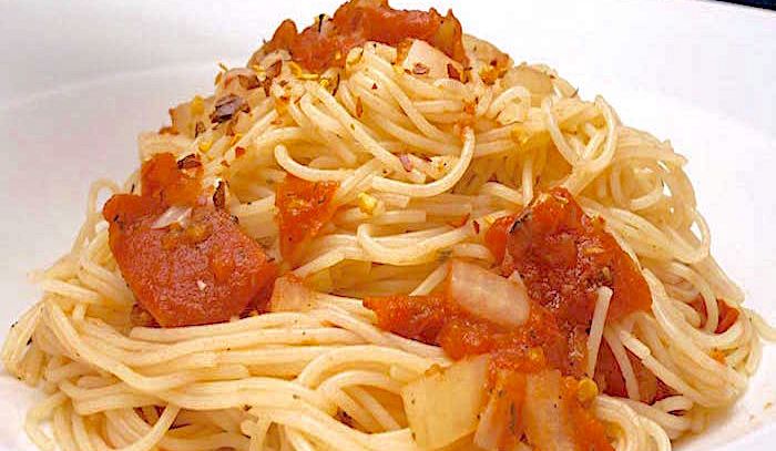 Capellini al pomodoro piccante