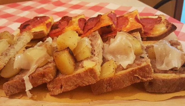 Crostini Carésé