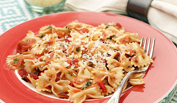 Farfalle con peperoncini dolci