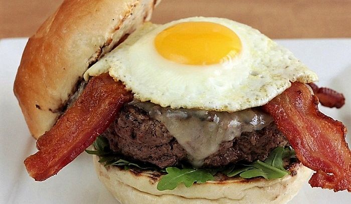 Hamburger con pancetta