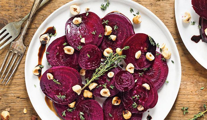 Insalata di rape rosse al forno con limoni sotto sale