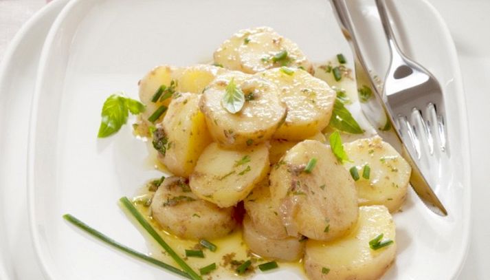Insalata tiepida con patate fritte