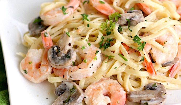 Spaghetti con scampi e perle di verdura