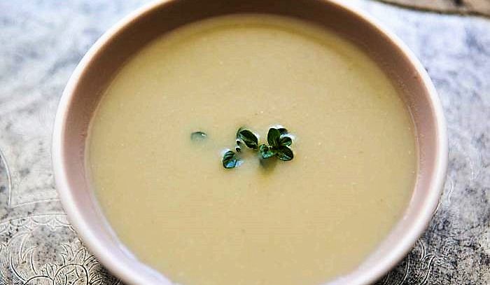 Zuppa di carciofi e funghi