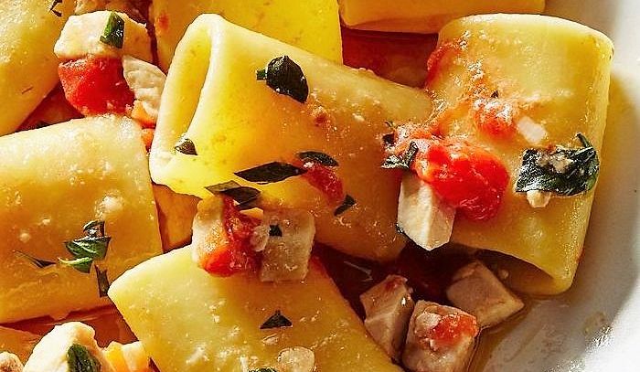 Mezze maniche al ragù di scorfano