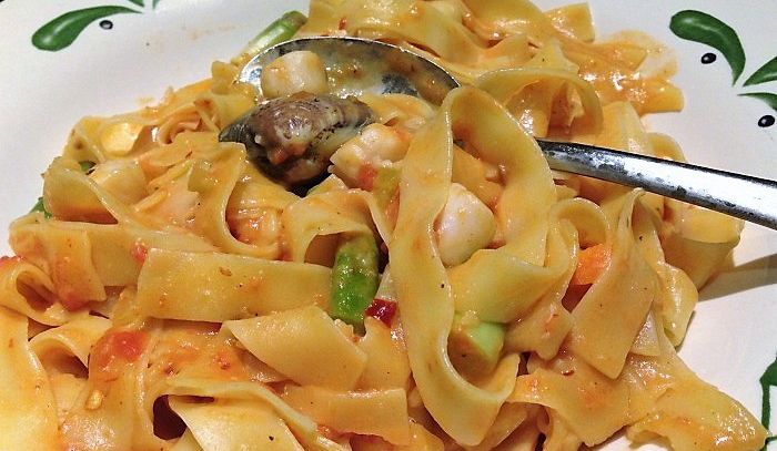 Pappardelle con ragù marinaro