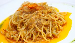 Pasta con i ricci di mare crudi