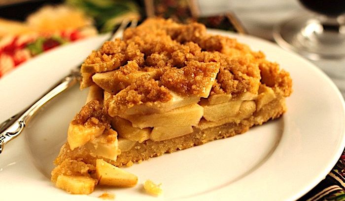 Torta di mele con noci