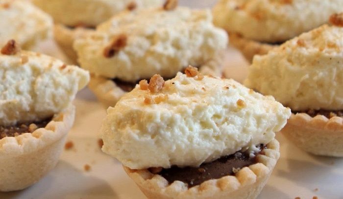 Tortine al cioccolato e nocciole