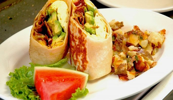 Burritos con pancetta e avocado