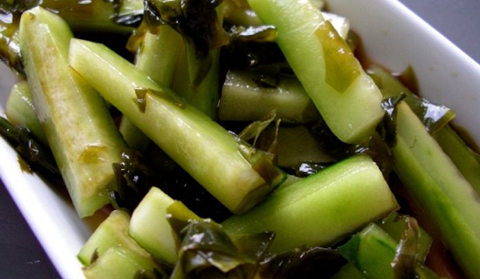 Insalata di alghe e porri
