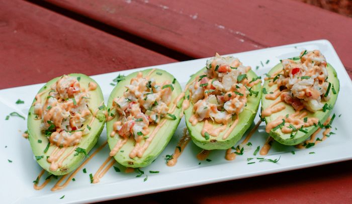 Polpa di granchio con avocado e gamberi