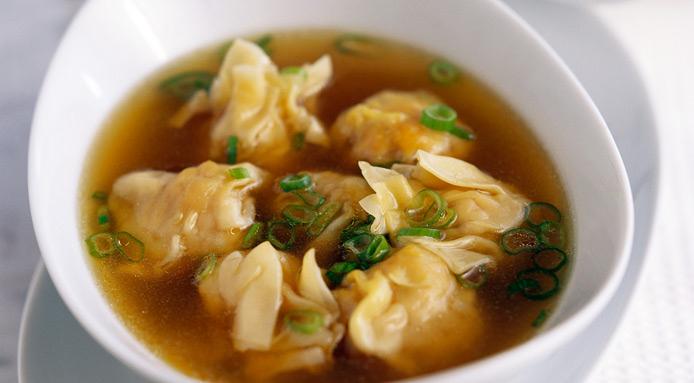 Ravioli di carne in brodo