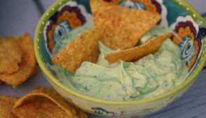 Sauce d'avocat et mais