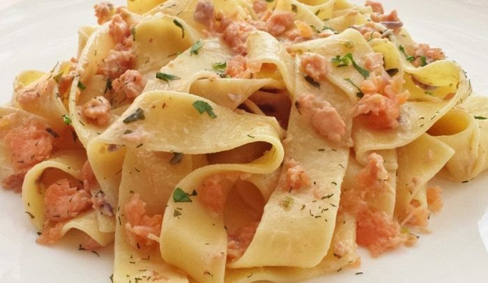 Tagliatelle con salmone affumicato - La Ricetta di Buonissimo