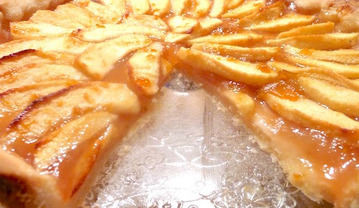 Torta di mele alle albicocche