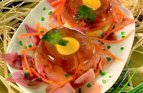 Piccoli aspic con prosciutto
