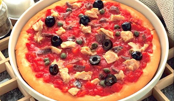 Pizza con il tonno alla calabrese