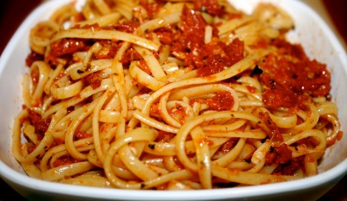 Linguine con pesto di pomodori secchi - La Ricetta di ...