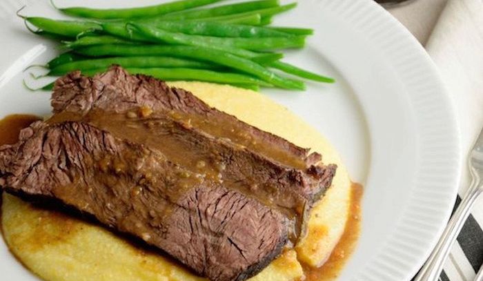 Polenta con carne alla piemontese