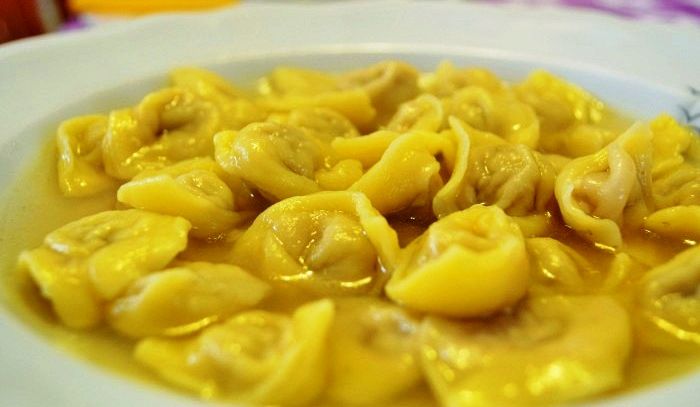Cappelletti in brodo
