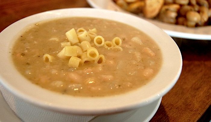 Zuppa di fagioli con pasta