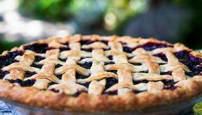 Crostata alle more e rabarbaro