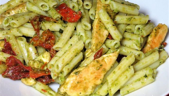 Pennette al pesto con tacchino