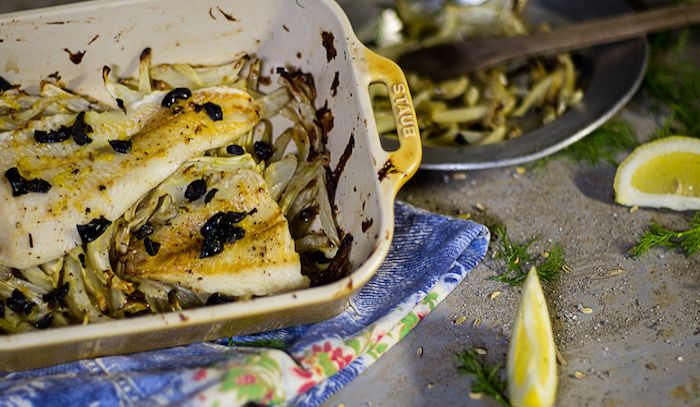 Pesce al forno con finocchi