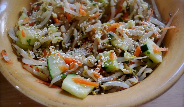 Insalata ai germogli di soia